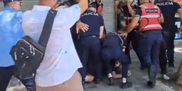 Organizatorët e protestës, letër ambasadave: Policia tejkaloi kompetencat dhe ushtroi presion ndaj qytetarëve