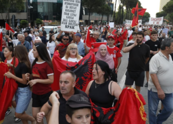 Nis marshimi drejt Kryeministrisë: Edi Rama o tradhtar, me Shqipërinë mos bëj pazar!