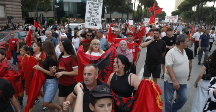 Nis marshimi drejt Kryeministrisë: Edi Rama o tradhtar, me Shqipërinë mos bëj pazar!