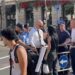 “Hapni rrugën”/ Policia  e fut parlamentin në “shtetrrethim” të plotë, qytetarët përplasen me efektivët