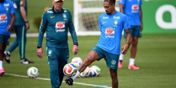 Lajm fantastik për Brazilin! Raphinha rikthehet në stërvitje, Ancelotti pret vendimin final