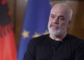 Gazetarja britanike nxjerr zbuluar Ramën për projektet në Sazan dhe Zvërnec: I pashë vetë buldozerët dhe …