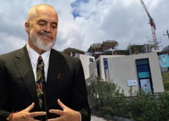 Rama jep për hotele edhe tokën e komisariatit të Dhërmiut dhe Palasës