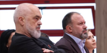 Harta e re me 46 bashki ndez debatet, ekspertët: Ndryshon territori, jo modeli i qeverisjes