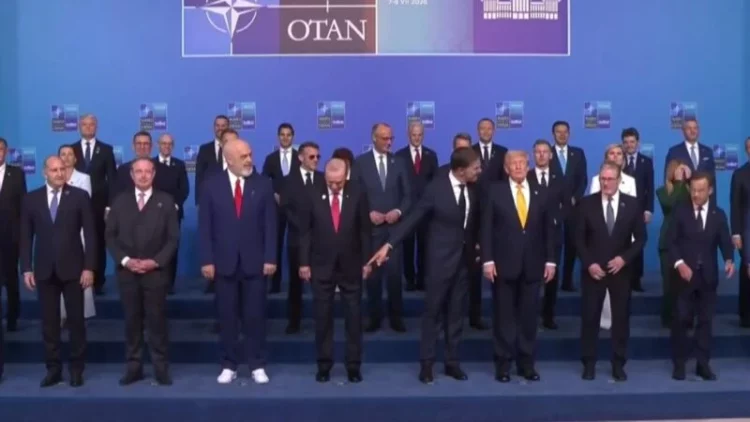Rama mundohet të bjerë në sy me atletet e bardha gjatë samitit të NATO-s, Trump e injoron