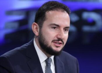 “Të gatshëm të ndihmojmë Spanjën…”, Salianji shpërthen ndaj Ramës: Shqiptarët luftojnë zjarret me degë pemësh, ti shitesh si “shpëtimtari”