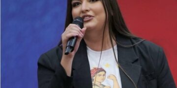 Sara Mila mbron Ramën dhe sulmon protestuesit: Janë sorra anti-shqiptarë, e urrejnë progresin e vendit