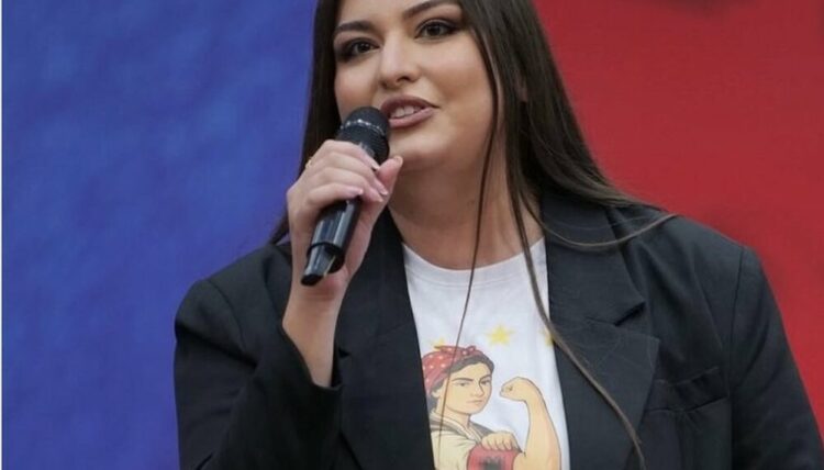 Sara Mila mbron Ramën dhe sulmon protestuesit: Janë sorra anti-shqiptarë, e urrejnë progresin e vendit
