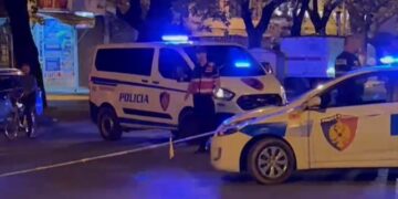 Të shtëna me armë në Sarandë, plagoset një person