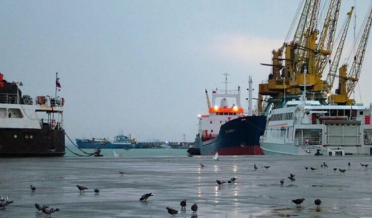 Stuhia në Sarandë, dy skafe fundosen në portin e Limjonit