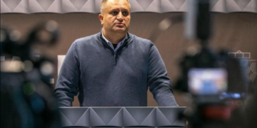 Ish-kryetari i Prishtinës/ Shpend Ahmeti dënohet me dy vjet burg për mosdeklarim të pasurisë