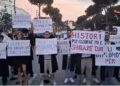 Studentët hedhin kapelet në shesh në shenjë proteste ndaj qeverisjes së Ramës