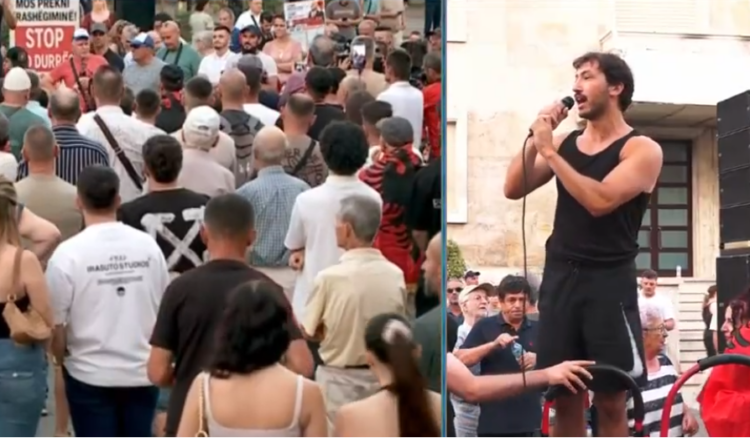 Edhe turistët i bashkohen revoltës te Kryeministria, qytetari suedez: Merrni fatet e kombit në dorë!