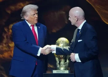 Prapaskena që krijoi polemika: Trump ndërhyri tek Infantino për t’i hequr pezullimin lojtarit amerikan