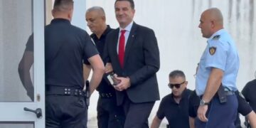 Kërkon shkarkimin e Ols Dados si prokuror, Erion Veliaj mbërrin në Gjykatën Administrative