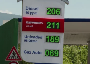 Nafta shkon në 206 lekë/ Rritja e çmimit të karburantit pronarët e autobusëve kërkojnë subvencion nga Qeveria