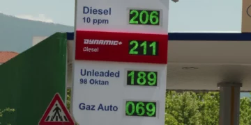Nafta shkon në 206 lekë/ Rritja e çmimit të karburantit pronarët e autobusëve kërkojnë subvencion nga Qeveria