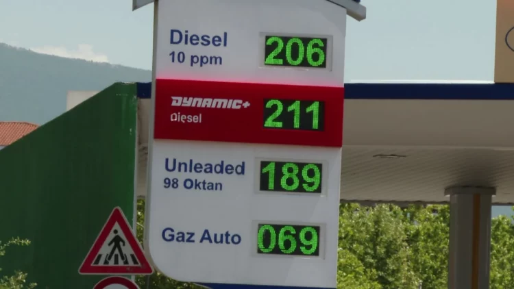 Nafta shkon në 206 lekë/ Rritja e çmimit të karburantit pronarët e autobusëve kërkojnë subvencion nga Qeveria