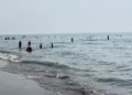 Një burrë pëson arrest kardiak menjëherë pasi futet në det në Pishporo