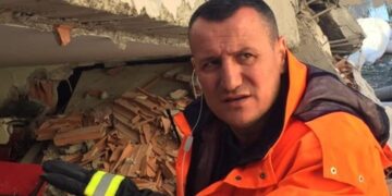 Ç’po ndodh? Në mes të zjarreve, jep dorëheqjen drejtori i Shërbimit Zjarrfikës, Arben Cara: E pashë të arsyeshme…