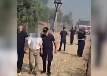 Zjarri në Finiq, ministri publikon pamje nga evakuimi i banorëve: Situatë e vështirë…
