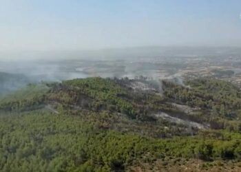 Vazhdon zjarri në Krastë të Krujës, 50 efektivë në terren për izolimin e flakëve