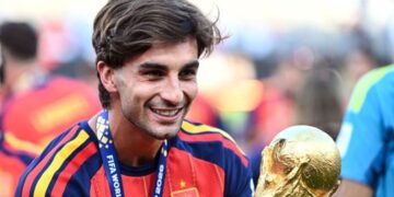 Ferran Torres nuk del në stërvitje, Barcelona e shet te Paris SG! Vlahovic firmos me Besiktas