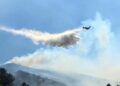 Vazhdon zjarri në Parkun e Lurës, aktivizohet avioni ‘Air Tractor’ për shuarjen
