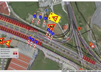 Punimet për autostradën, bllokohet aksi Tiranë-Durrës në mesnatë