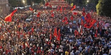 Dita e 68-të e protestës/ Aktivistja: Nuk e lëmë sheshin pa u realizuar dorëheqja e Ramës!