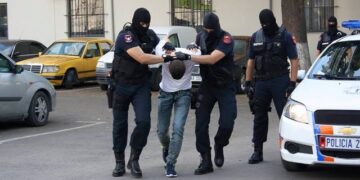 Përplasje me armë zjarri në Tiranë/ Policia: Arrestohen 4 persona, 2 në kërkim