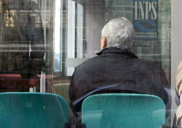 Itali, gjykata pezullon martesën e 86-vjeçarit me shqiptaren 35 vite më të re