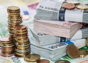 Këmbimi valutor 5 gusht/ Me sa blihen e shiten dollari dhe euro, çfarë ndodh me monedhat e tjera