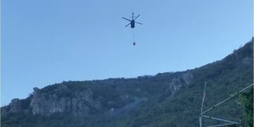 Rindizet pas pesë ditësh zjarri në lagjen Abaze të Krujës
