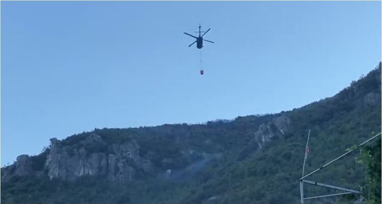 Rindizet pas pesë ditësh zjarri në lagjen Abaze të Krujës
