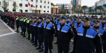 Hyn në fuqi ligji i ri për Policinë e Shtetit: Ndryshimet, nga sistemi i gradave dhe emërimet tek rikthimi i Postës së Policisë