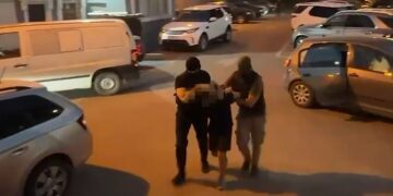 Po transportonte armë zjarri për shitje në Tiranë, arrestohet 26-vjeçari në kthesën e Kamzës