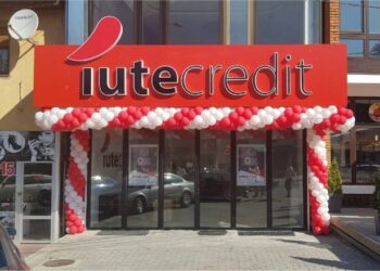 Lute Credit zhvat qytetarët: Kredi të shpejta, interesa të larta dhe fitime miliona euro