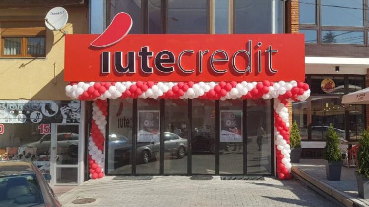 Lute Credit zhvat qytetarët: Kredi të shpejta, interesa të larta dhe fitime miliona euro
