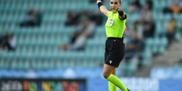 Emanuela Rusta merr supersfidën e Champions-it, UEFA i beson arbitres shqiptare PSG-Eintracht