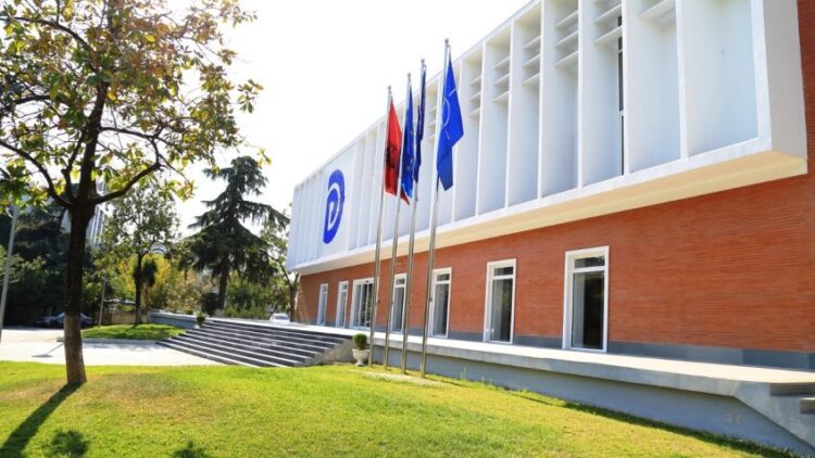 KAS la në detyrë Kreshnik Hajdarin si kryebashkiak të Kuçovës, PD: Vendimi krijon një precedent të rrezikshëm për zgjedhjet