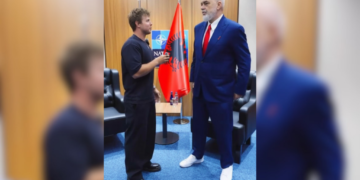 Ramës nuk i del e keqja: Kërcënimi më i madh për Shqipërinë janë shqiptarët!