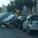 Sarandë, turisti humb kontrollin e mjetit dhe përplas makinat e parkuara