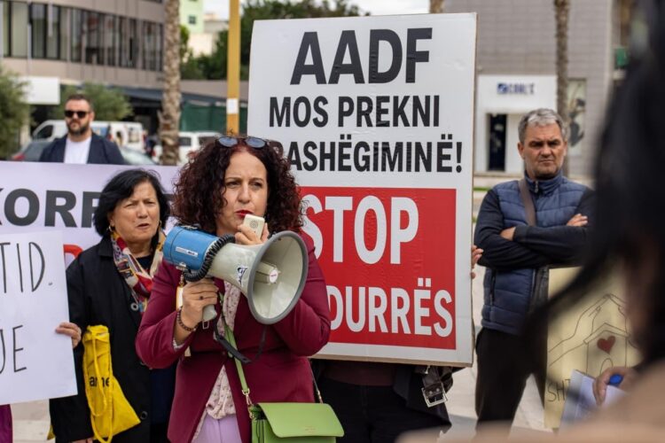 Rama tërhiqet nga TID pas protestave në Durrës, shfuqizon vendimin për rindërtime në lagjen historike