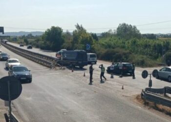 Aksident i rëndë te “Pushimi i Shoferit”/ Automjeti përplaset me furgonin, disa të plagosur