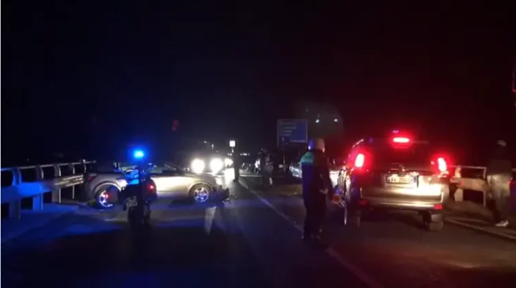 Përplasen dy automjete në aksin Korçë–Maliq, humb jetën 26-vjeçari, plagosen dy të tjerë