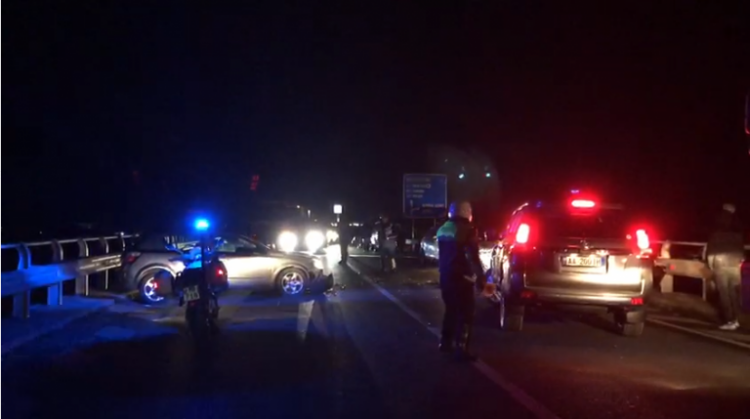 Përplasen dy makina në aksin Shëngjin–Lezhë, 4 të plagosur dhe mes tyre dy fëmijë