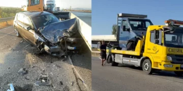 Tre automjete përplasen në autostradën Levan-Tepelenë, një person mbetet i lënduar