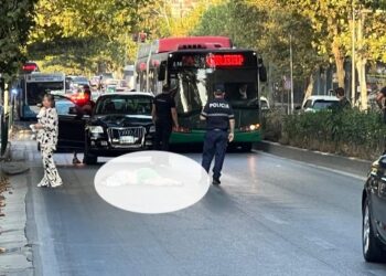 Aksident i rëndë në Tiranë, 23-vjeçari përplas për vdekje këmbësoren