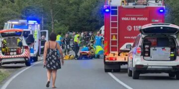 Aksidenti në Itali, shqiptari ishte pjesë e një grupi motoçiklistësh, përplasja me makinën e hodhi 50 metra në ajër